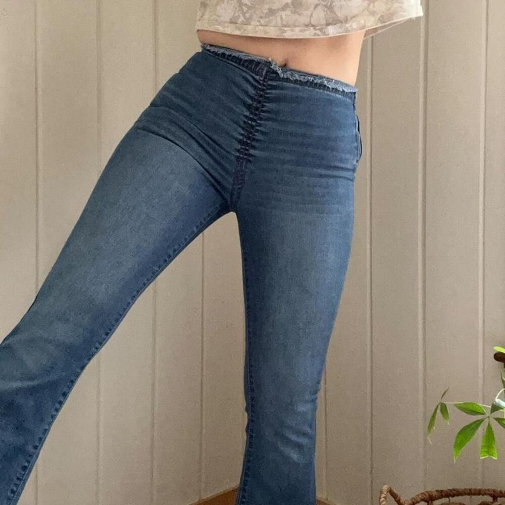 Y2K V Low Rise blue denim flare jeans size 00
